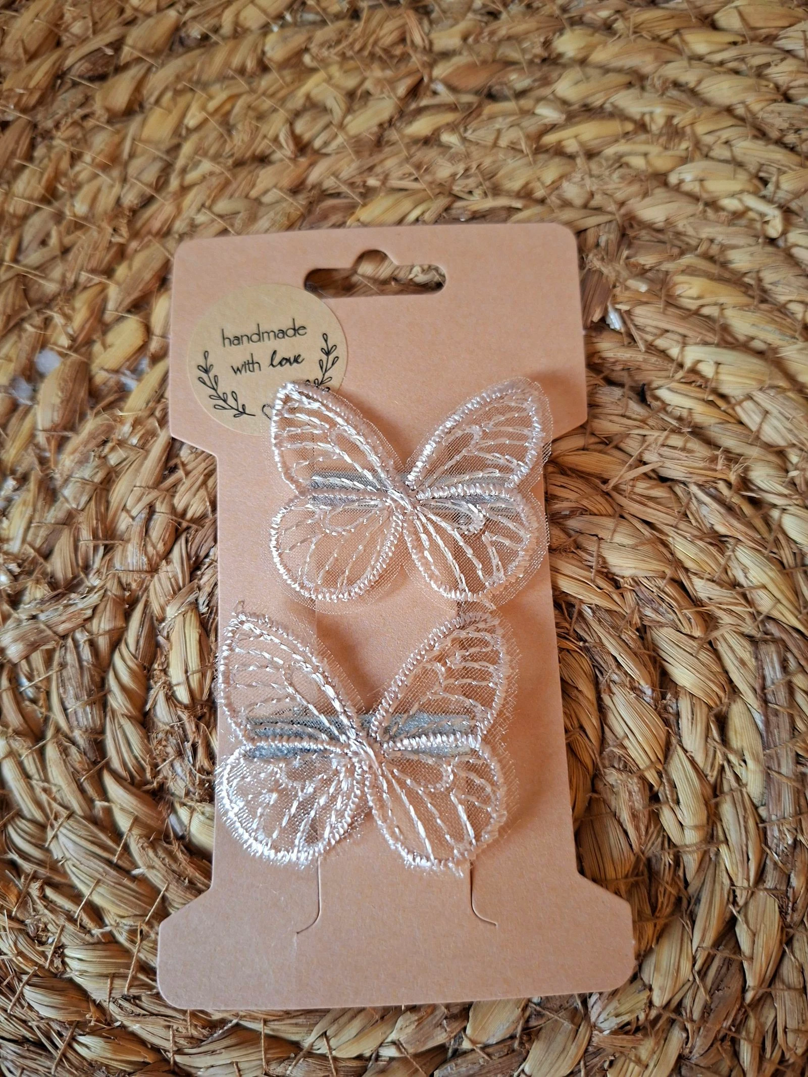 Set/ 2 beige / vlinders/ alligatorclipje /3cm.